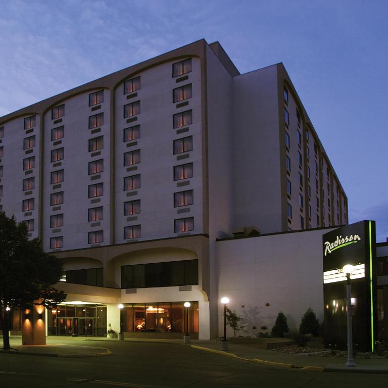 Radisson Hotel Bismarck Main image 1